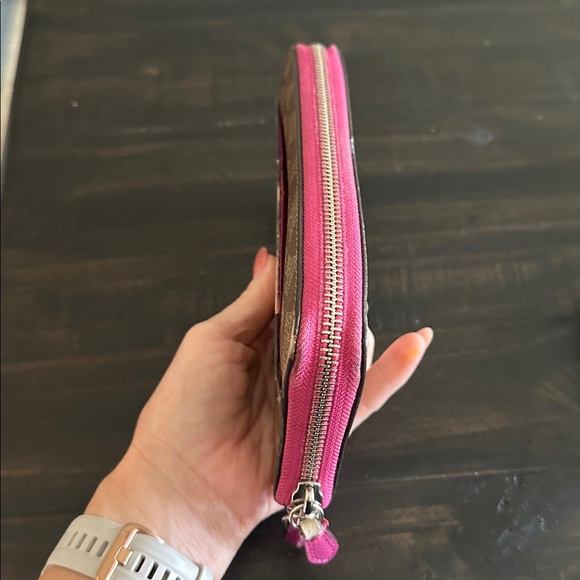 Coach Wallets - Picture 10 of 16